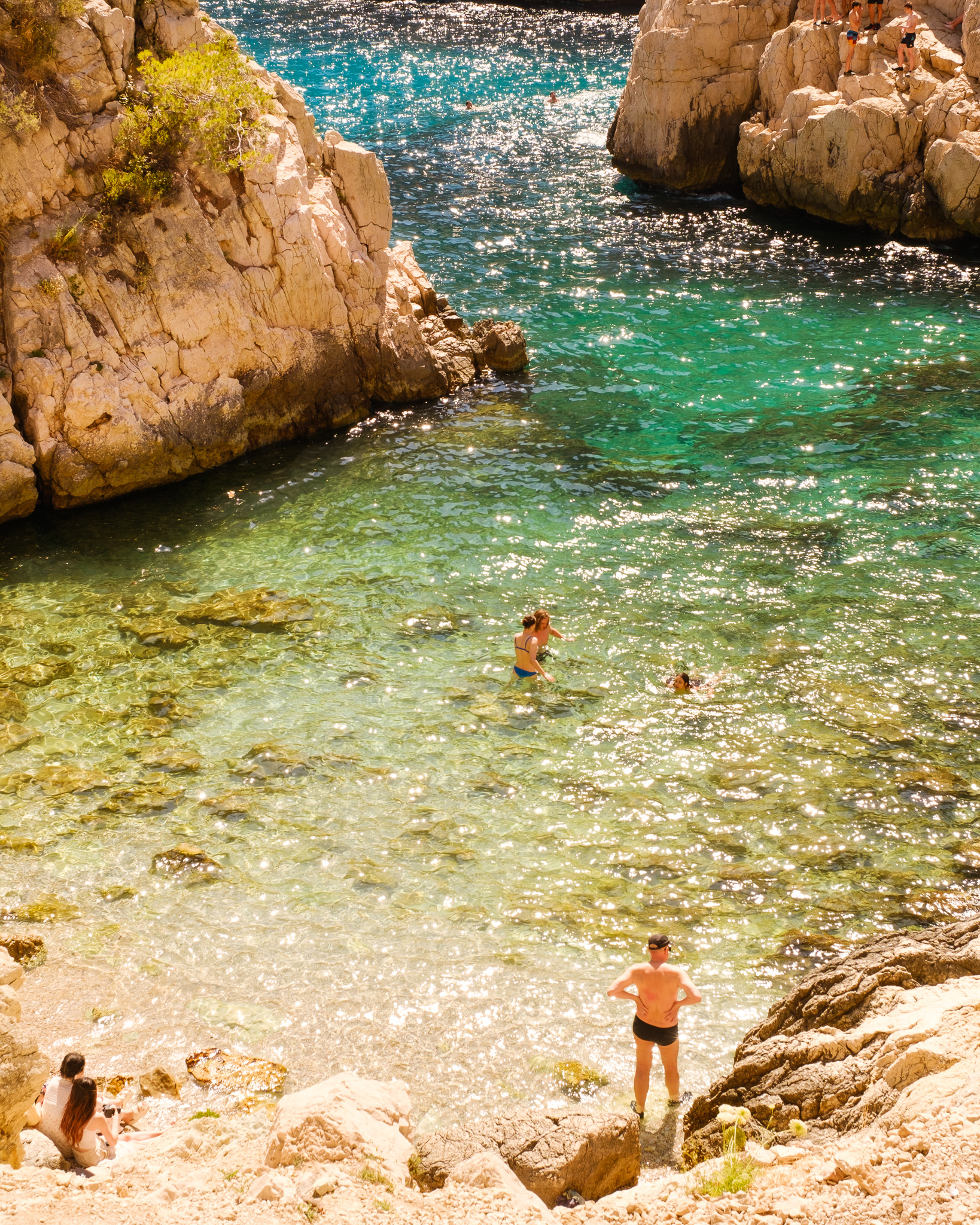 sparkling water of the Calanque de Sugiton in Marseille, France, taken by Isabel Dröge with the Fujifilm X-T4 camera